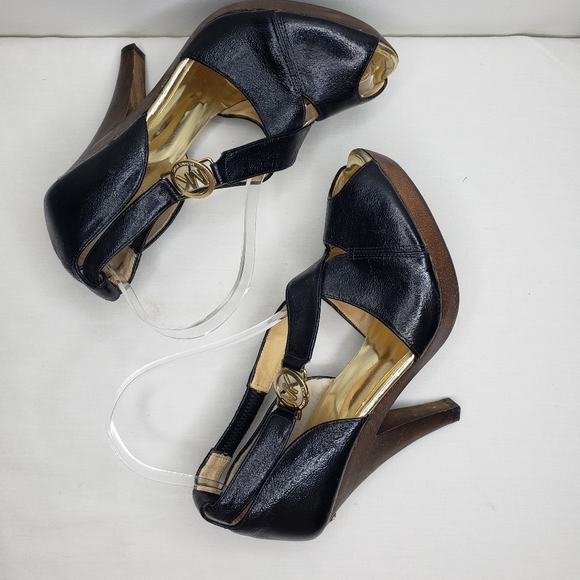 Reposhing -Michael Kors 8 Peep Toe Sling Back Wooden/Black Leather Heels - Picture 8 of 13